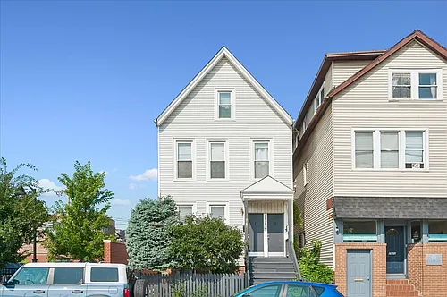 2818 N Ashland Ave #1 Photo 1