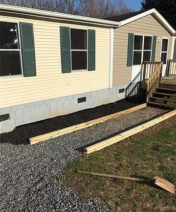 2nd image of 2462 Shadowbrook Dr