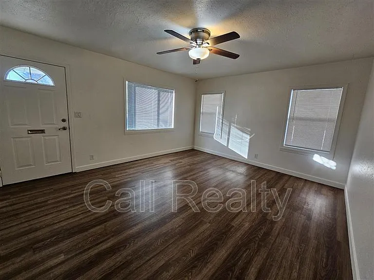 1603 E Lacrosse Ave — Photo 2