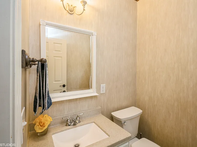 5743 Cambridge Bay Dr — Photo 27