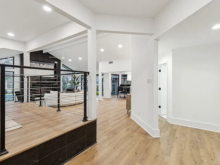 7420 Royal Ln — Photo 14