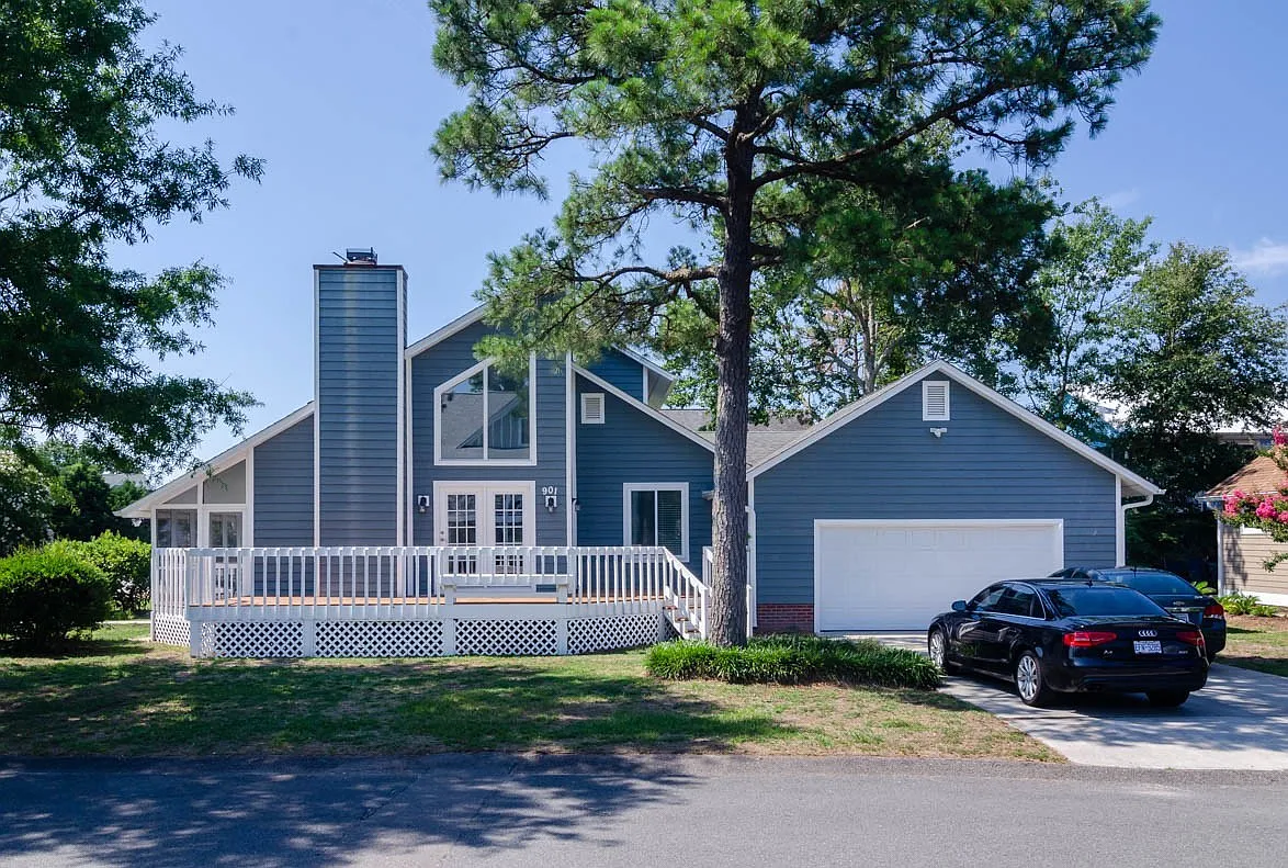 901 Seafarer Drive — Photo 1