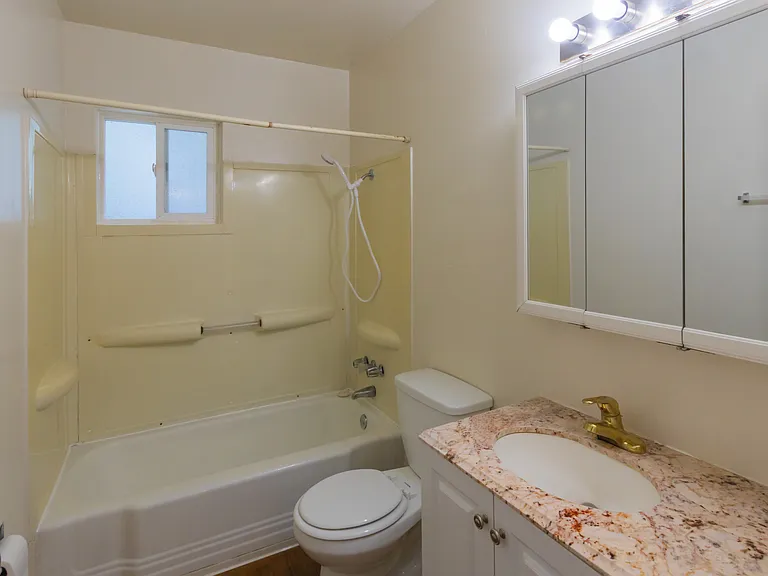 355 Raffetto Dr — Photo 6