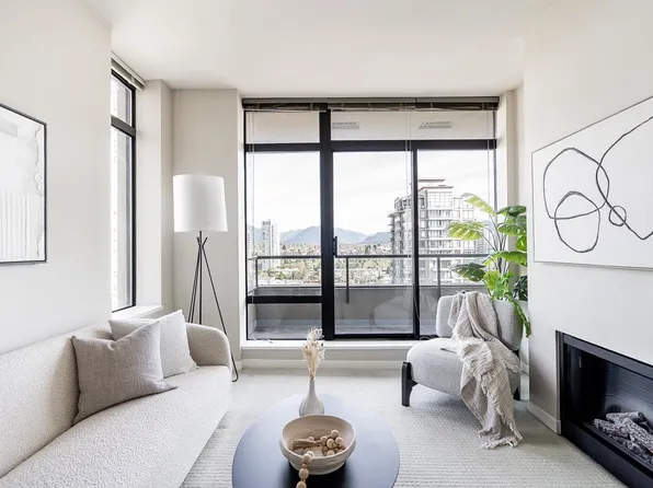 2345 Madison Ave #2305, Burnaby, BC V5C 0B4