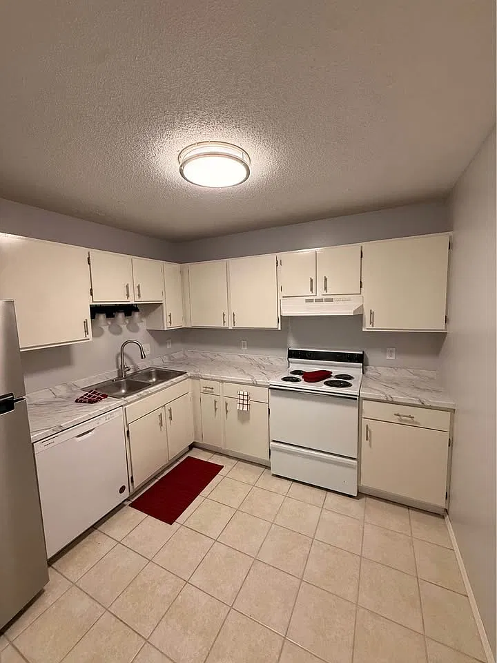 2 bed, 1.5 bath, 1100 sqft, $1,495 — Photo 1