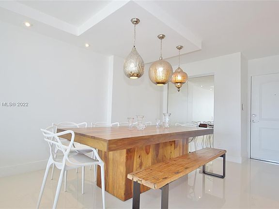 4th image of 100 Bayview Dr APT 308