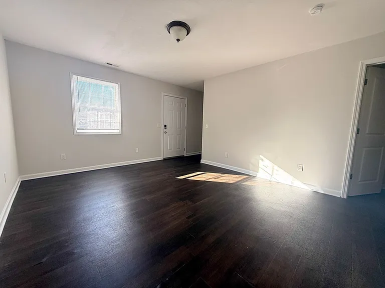 150 Alcorn St — Photo 4