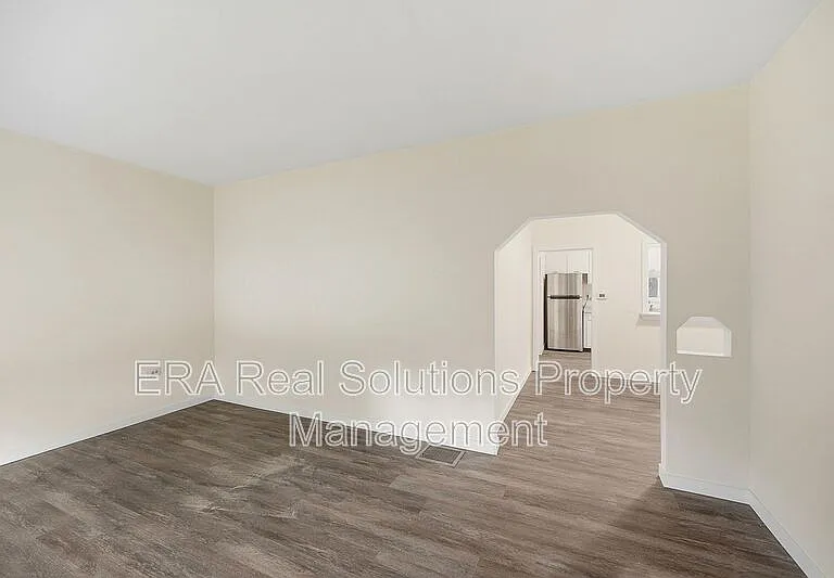 2028 W Galbraith Rd — Photo 19