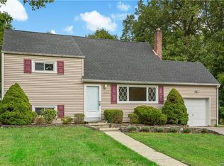 1400 Ivy Rd, Mohegan Lake, NY 10547