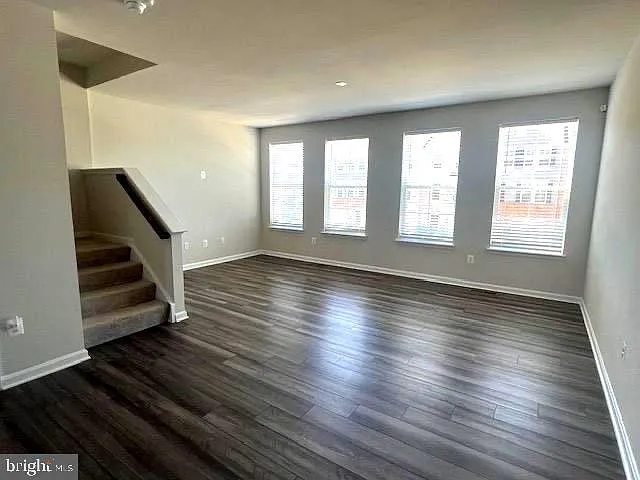 98 Extrovert Dr — Photo 11
