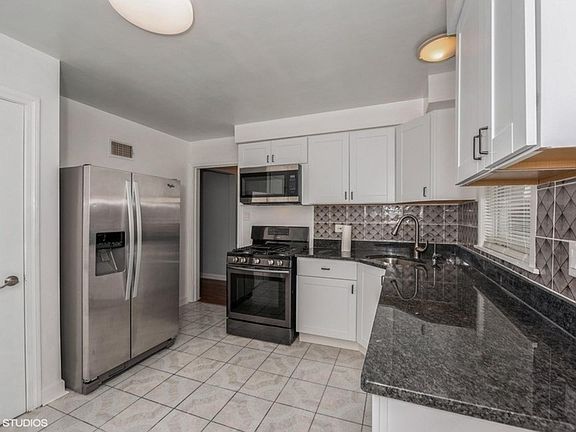 5th image of 2635 W Pratt Blvd #2S