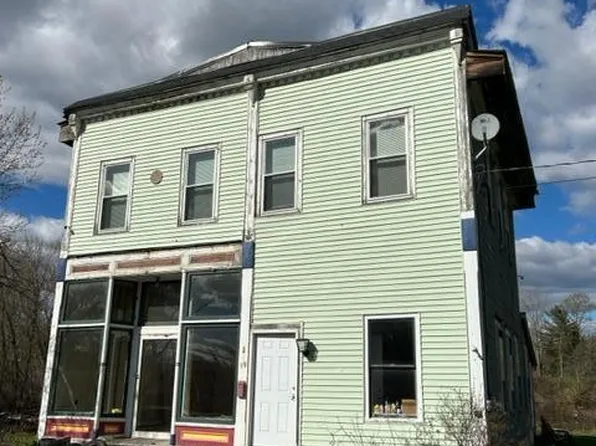 19 Railroad Avenue, Dover-Foxcroft, ME 04426