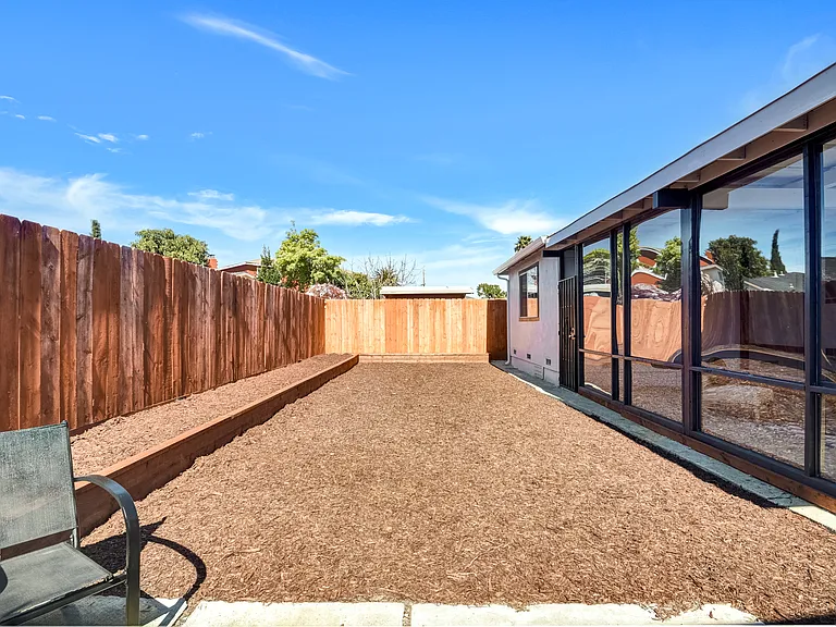 147 Wisteria Dr — Photo 37