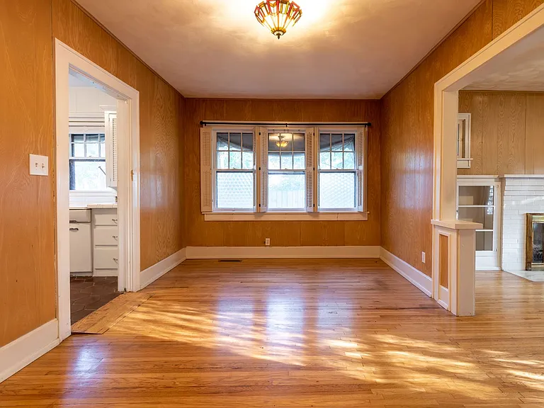 1554 S Campbell Ave — Photo 9