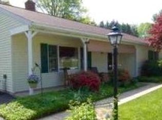 385 Stonewood Rd, York, PA 17402