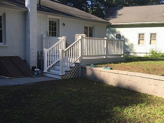 4th image of 98 Parker St