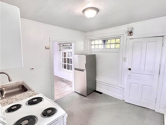 4th image of 1412 Early St #B