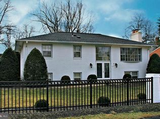 6715 Haycock Rd, Falls Church, VA 22043