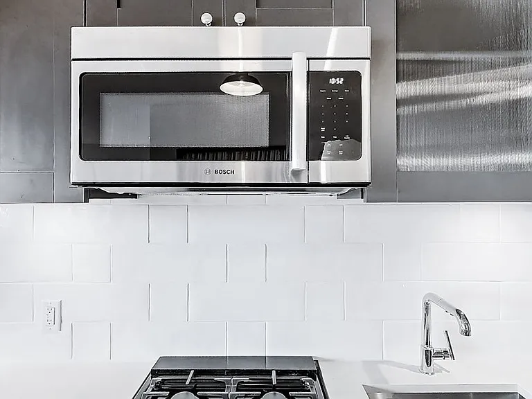 180 Franklin Ave #201 — Photo 5