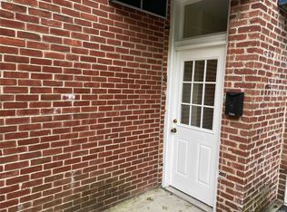 140 Plandome Rd #A, Manhasset, NY 11030