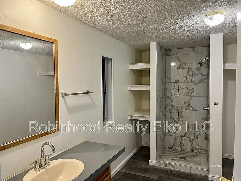 1006 Cedar St — Photo 32
