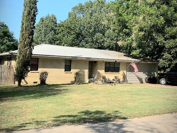 3rd image of 216 Sulcer St