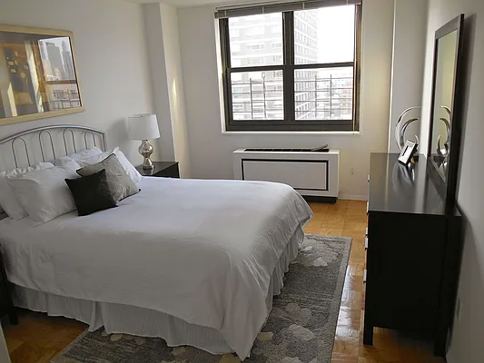 Rented by Carlyle Property Management | media 18