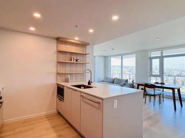 311 Alderson Ave #2303, Coquitlam, BC V3K 1W2