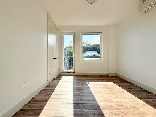 Bedroom, photo 3