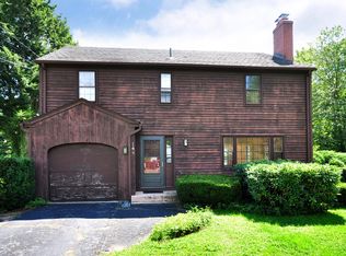 16 Pilgrim Dr, Windsor, CT 06095