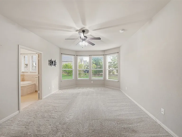 4500 Lakeside Hollow St — Photo 22