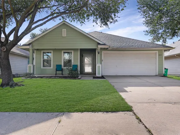 19815 River Breeze Dr, Tomball, TX 77375