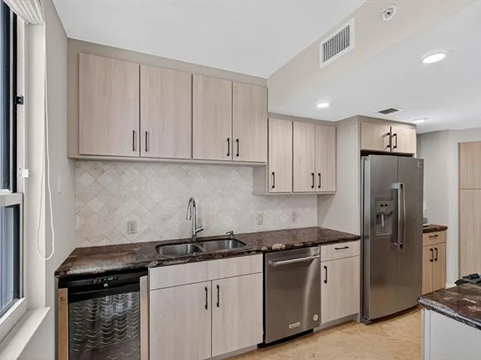 701 Brickell Key Blvd #CU-1604