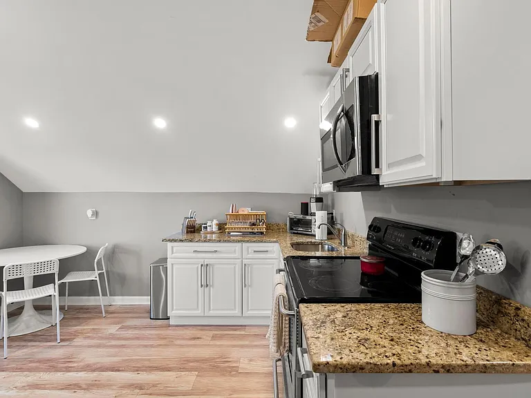 143 Washington Cir #3 — Photo 9