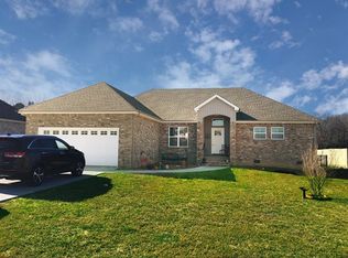 133 Daffodil Dr, Tullahoma, TN 37388