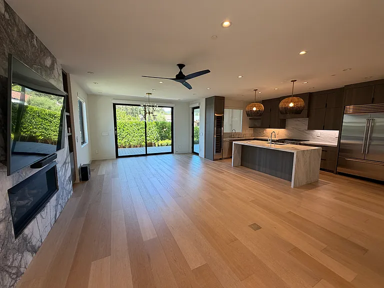 375 W Napa St #1 — Photo 1