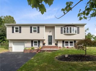 5 Scarborough Pl, Harriman, NY 10926