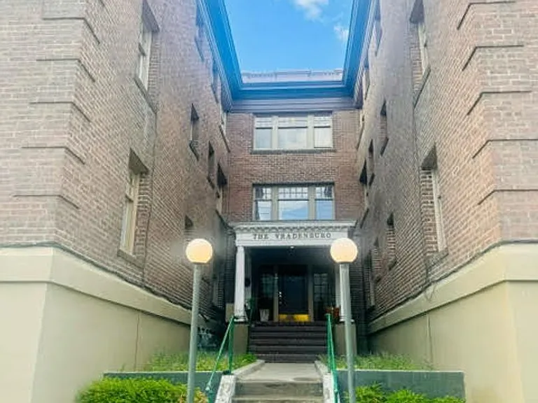 207 Yakima St — Photo 1