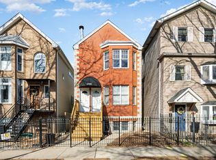 1728 W Barry Ave #1, Chicago, IL 60657