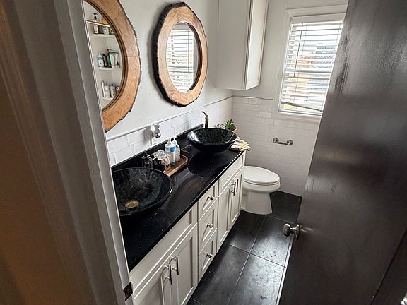 4th image of 102 Kossuth St #1