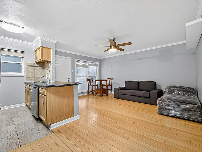 1404 Welch St #7 — Photo 10