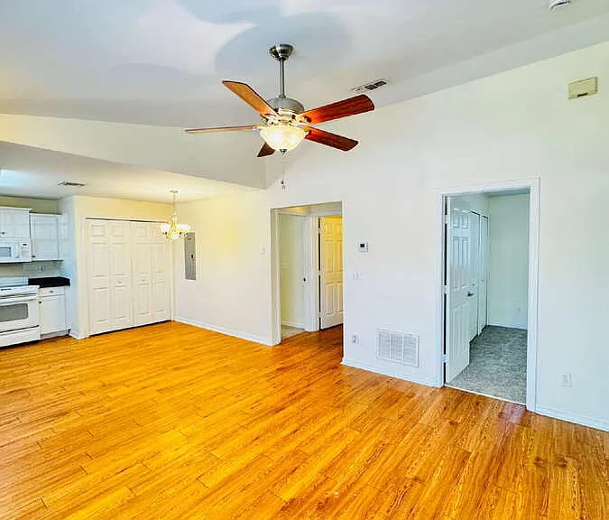 1105 Harold Ave S — Photo 7