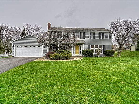 2nd image of 24 County Clare Cres