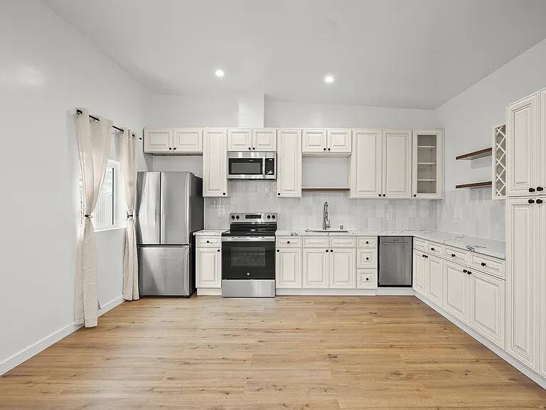 8331 Gonzaga Ave — Photo 20