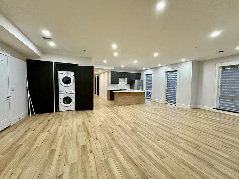 110 Mount Pleasant Ave #9 — Photo 4