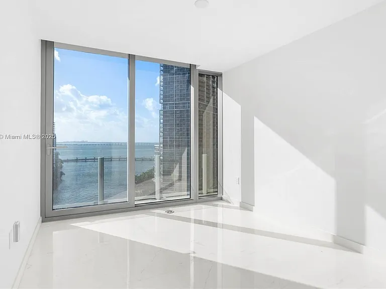 300 Biscayne Blvd #1403 — Photo 10