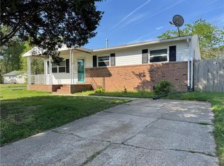 22 Juanita Dr, Hampton, VA 23666