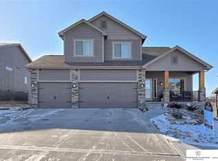 19867 L St, Omaha, NE 68135