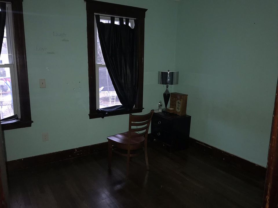 2nd image of 1 Circuit Rd