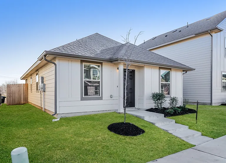 5740 Willamette Dr — Photo 3